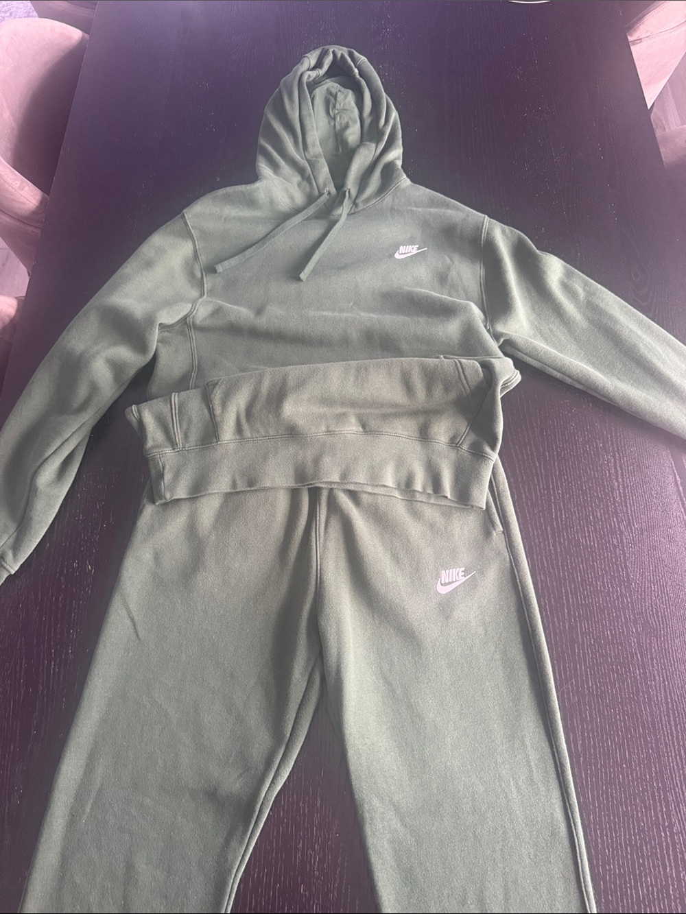 Nike Men Olive Green Sweat shirt and Joggers - Fleece Sweatpants